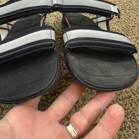 The North Face Skeena Sport Sandals Womens TNF Black Asphalt Grey Size 10 - Picture 4 of 11